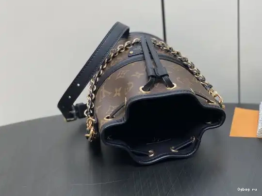Canoe New Bag-14*20.5*14CM VUITTON LOUIS 0611